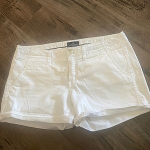 Women’s American Eagle Outfitter’s White Shorts Sz 10